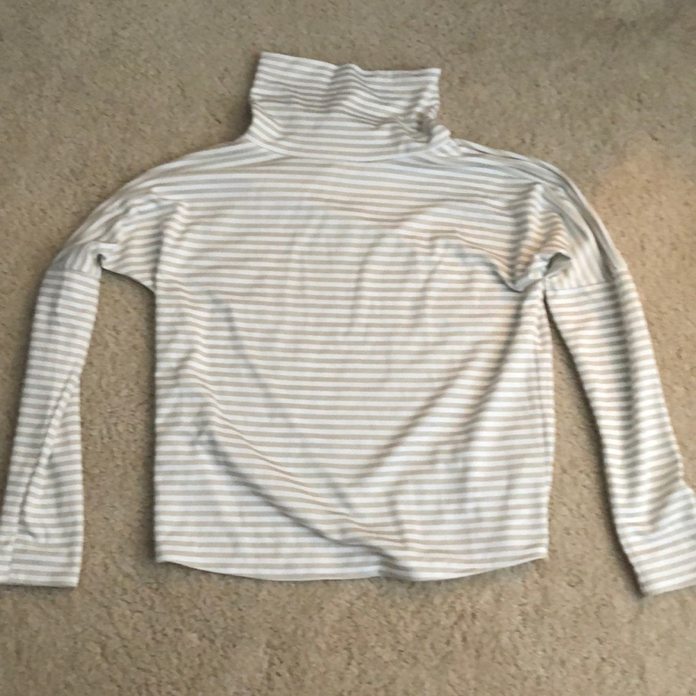 Oiselle turtleneck